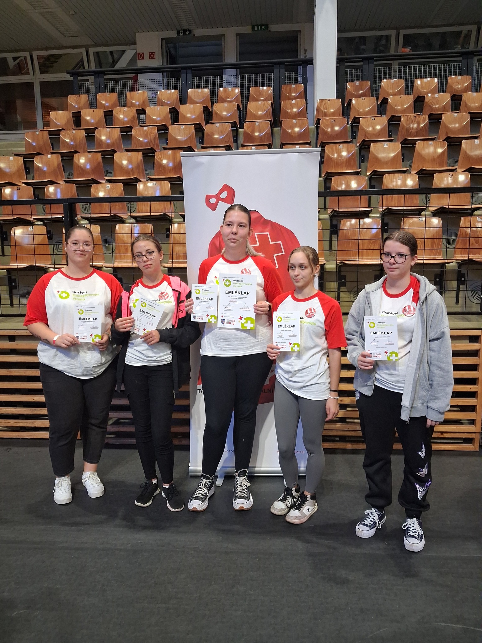 Lehet, hogy egy kép erről: 9 ember és tömeg